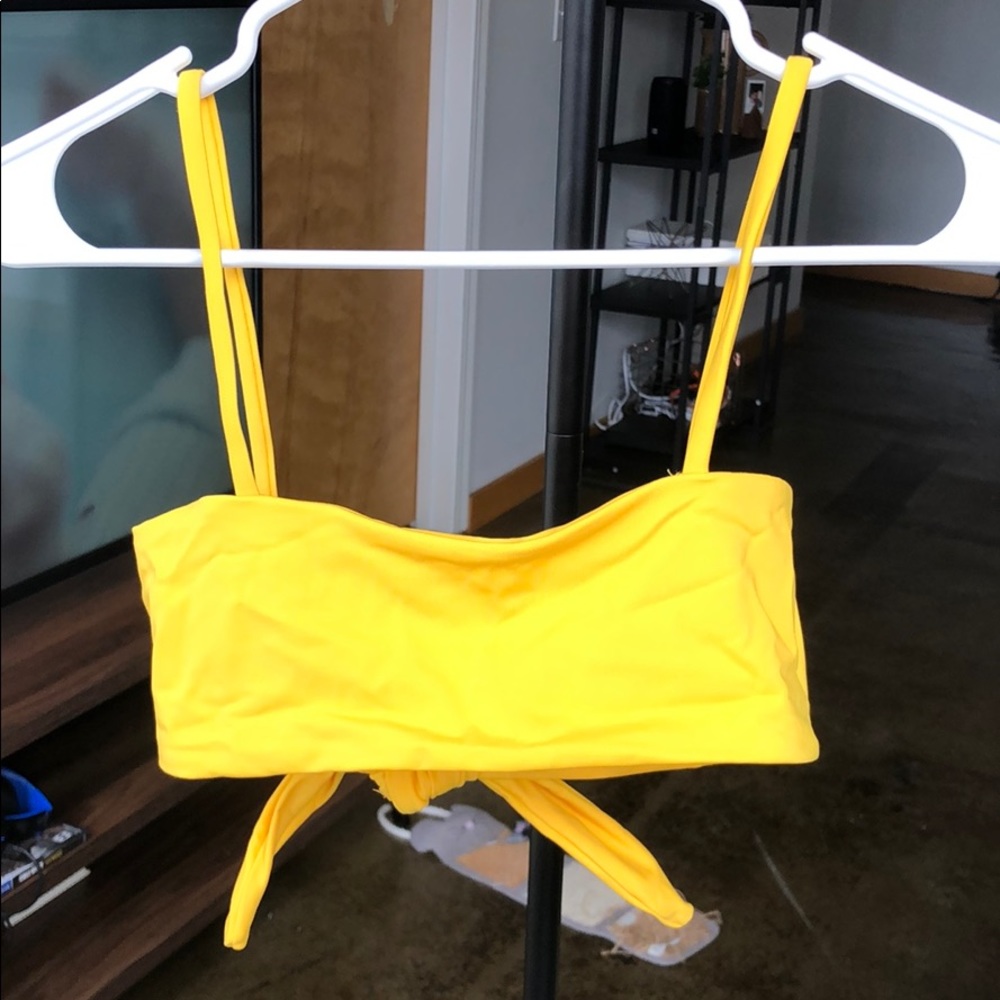 Yellowish/orange bikini